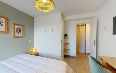 Private room at 12 rue Guillaume d'Autignac, image 16 of 18