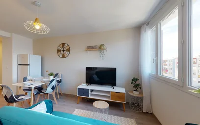 Private room at 12 rue Guillaume d'Autignac, image 8 of 18