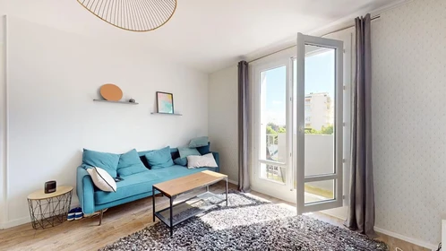 Quarto para alugar num apartamento partilhado em Angers