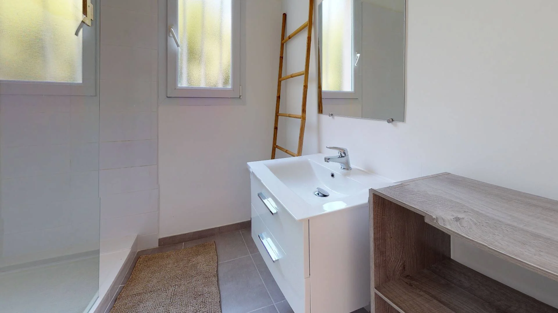 Zimmer in Studentenwohnung in  zu vermieten, voll möbliert