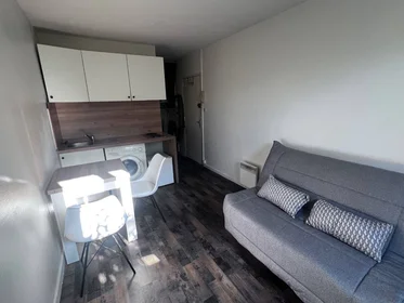 Quarto privado em Antibes, 06160, imagem 1 de 10