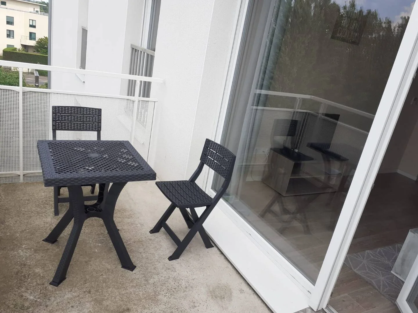 Student-friendly room in  with modern amenities