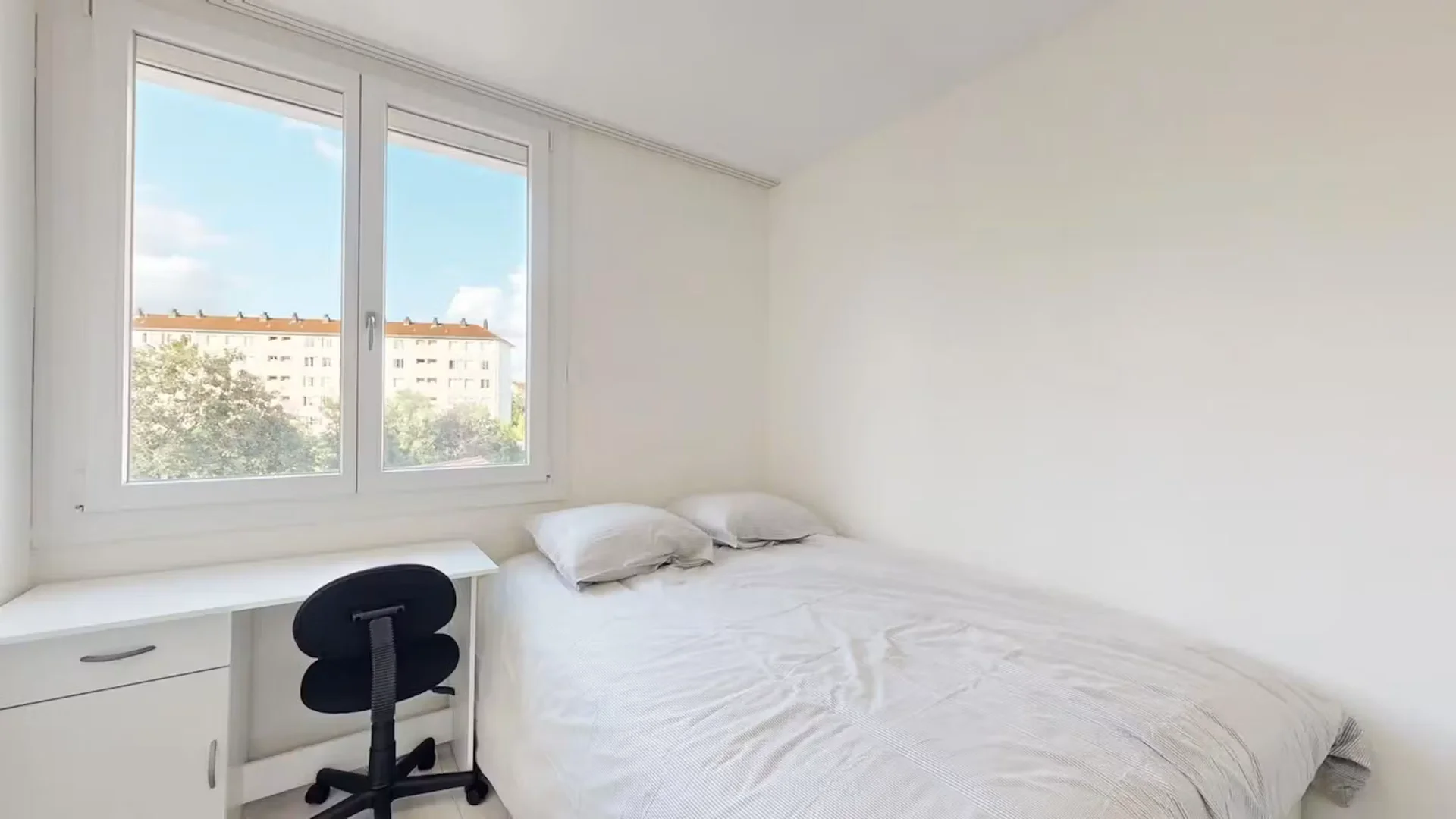 Chambre d'étudiant confortable et spacieuse dans 