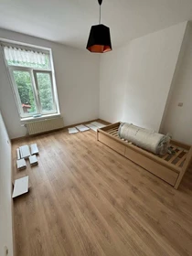 Helles Privatzimmer in Charleroi