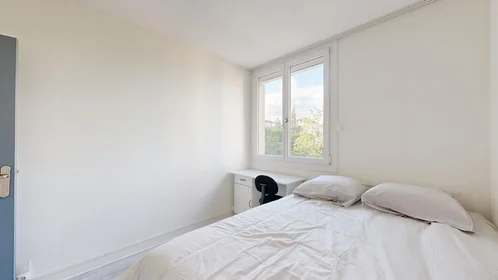 Private room at 56 Avenue De Montrapon, image 27 of 48