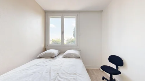 Özel oda konumu 56 Avenue De Montrapon, 26 48 görüntüsü