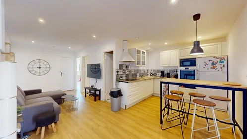 Quarto privado em 4 Place Du Bois, imagem 17 de 32