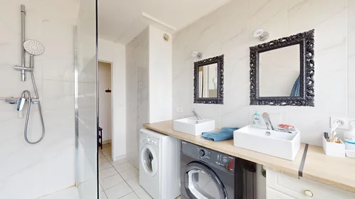 Quarto privado em 4 Place Du Bois, imagem 29 de 32