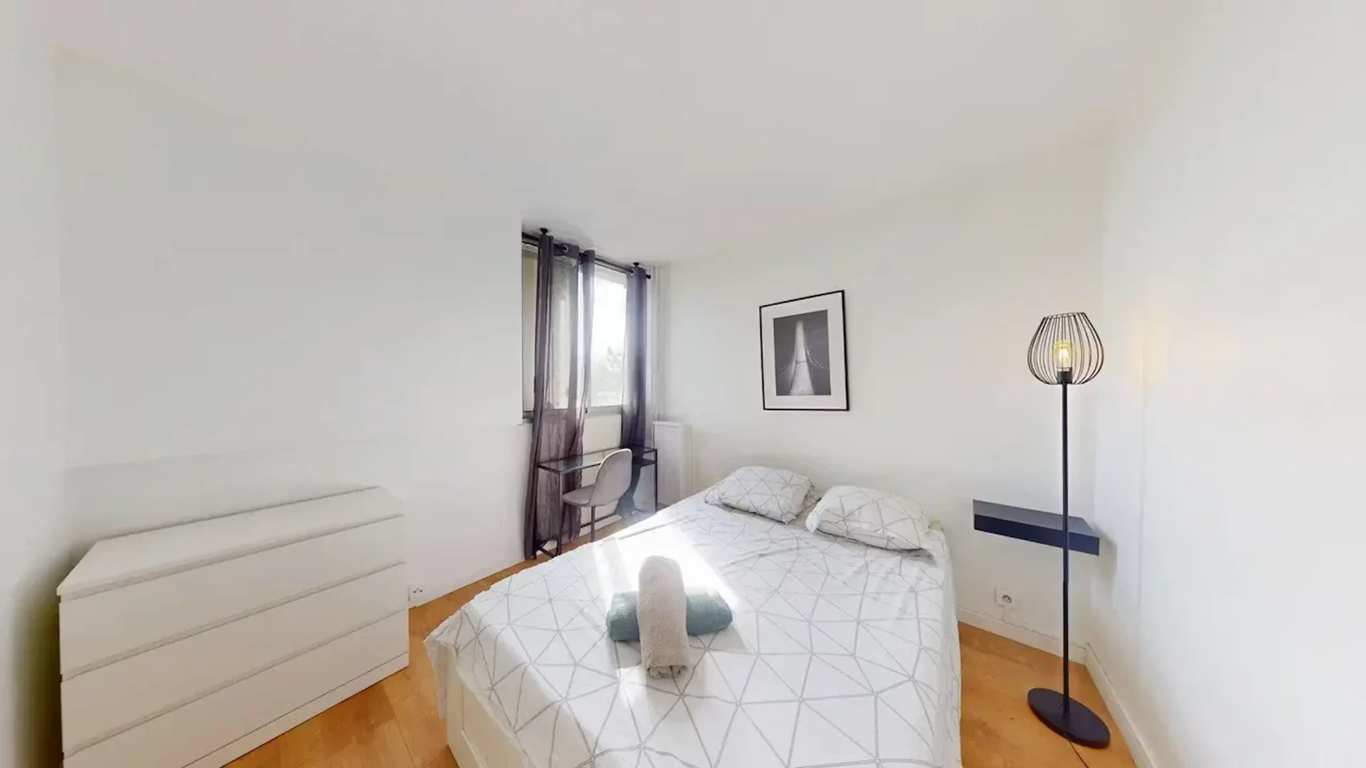Habitación estudiantil económica cerca del campus en 
