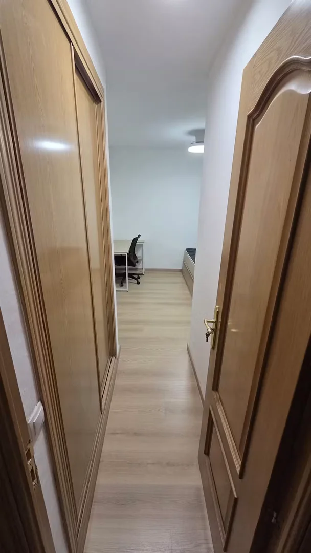 Student-friendly room in with modern amenities