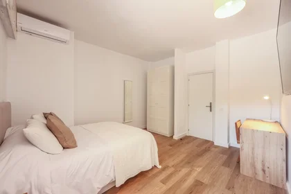 Private room at Calle Praderas, , image 3 of 10