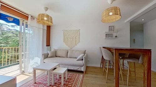 Private room at 15 Avenue du Grand Pin, image 1 of 10