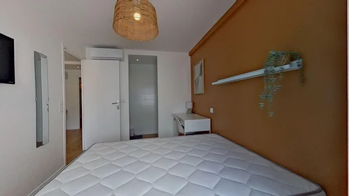 Private room at 15 Avenue du Grand Pin, image 17 of 18