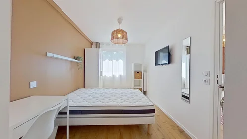 Private room at 15 Avenue du Grand Pin, image 18 of 18