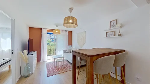 Private room at 15 Avenue du Grand Pin, image 3 of 18