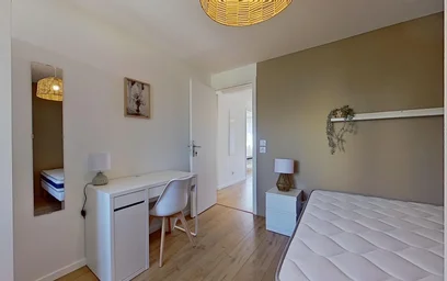 Chambre privée à 15 Avenue du Grand Pin, image 20 de 20