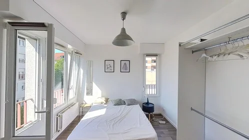 Quarto privado em 17 Rue Des Mésoyers, imagem 1 de 10