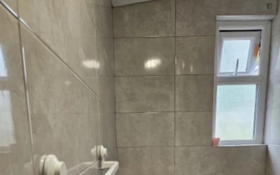 Stanza privata in Royal Canal Terrace, immagine 15 di 18