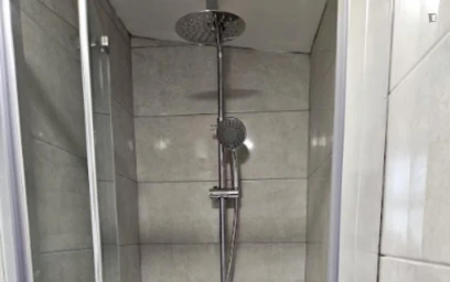 Stanza privata in Royal Canal Terrace, immagine 14 di 18