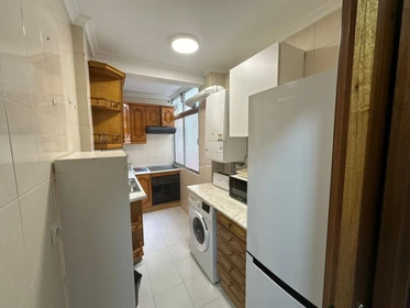 Quarto privado em Calle Fray Melchor Cano, imagem 7 de 13