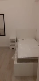 Zimmer mit Doppelbett zu vermieten Lisboa