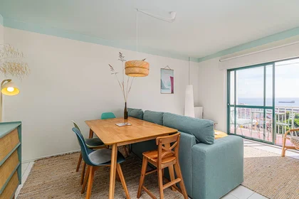 Apartamento inteiro em Avenida São Francisco Xavier 1, imagem 2 de 24
