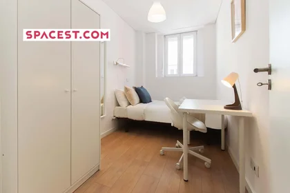 Quarto privado em R. Actor João Rosa 8, 1900-250 Lisboa, Portugal, imagem 1 de 10