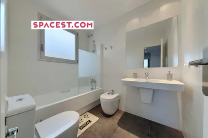 Quarto privado em C/ de Balmes, 08006 Barcelona, Spain, imagem 1 de 43