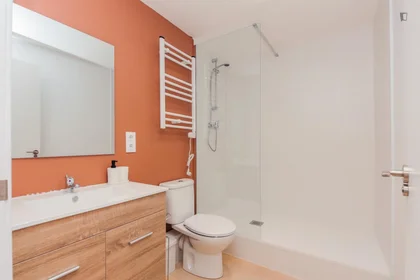 Private room at Carrer de Santa Teresa, image 3 of 27
