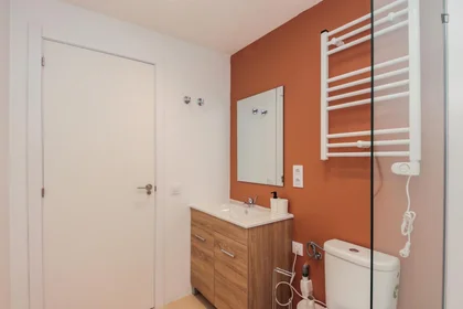Private room at Carrer de Santa Teresa, image 5 of 27