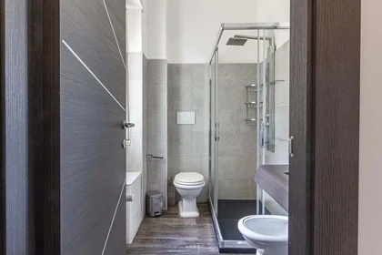 Quarto privado em Via Napoli, 84, 07100 Sassari SS, Italy, imagem 11 de 14