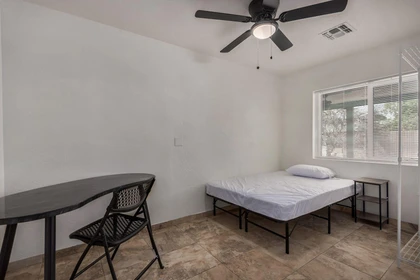 Cheap private room in Mesa