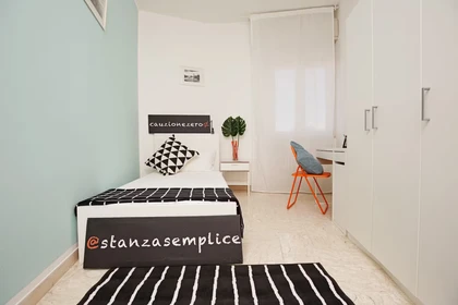 Alquiler de habitación en piso compartido en Rimini