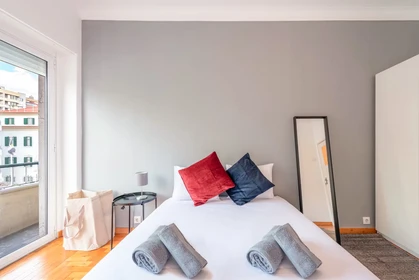 Chambre à louer avec lit double Lisboa