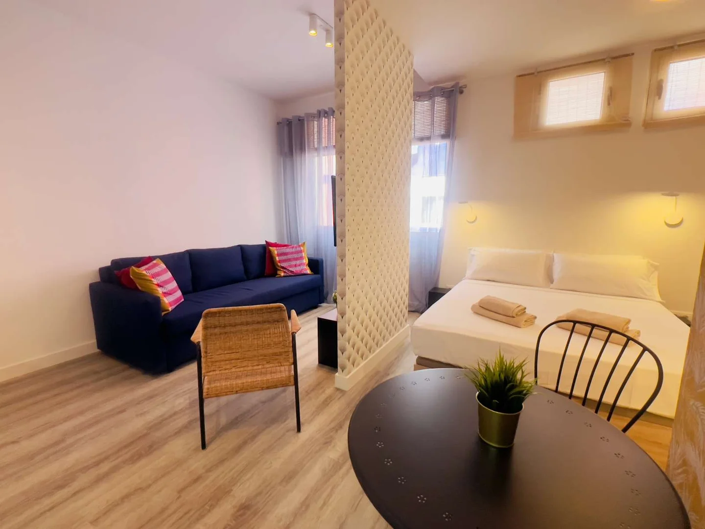  bölgesindeki öğrenciler için ideal kompakt stüdyo daire