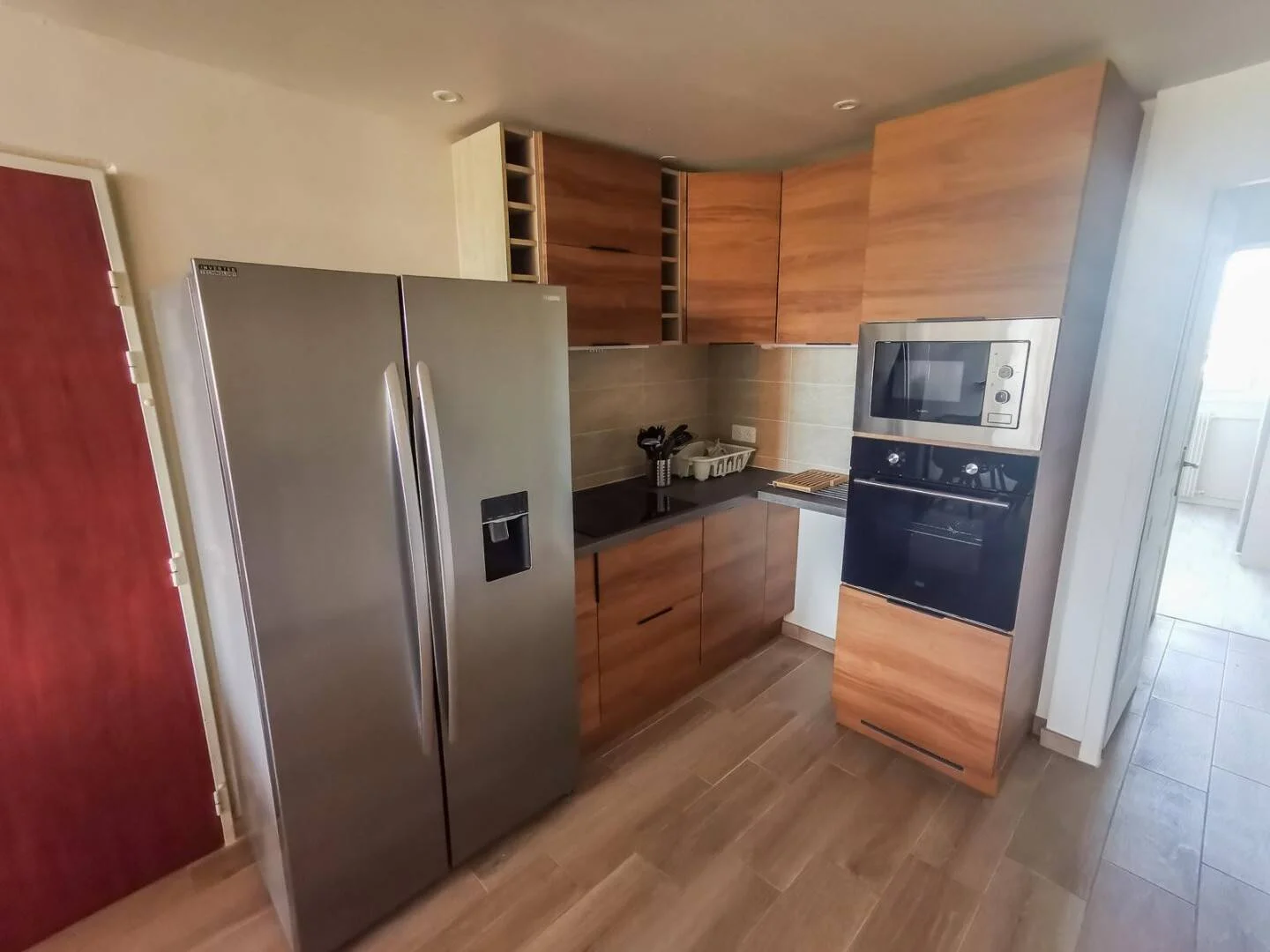 'de öğrenci dairesinde, tamamen mobilyalı kiralık oda