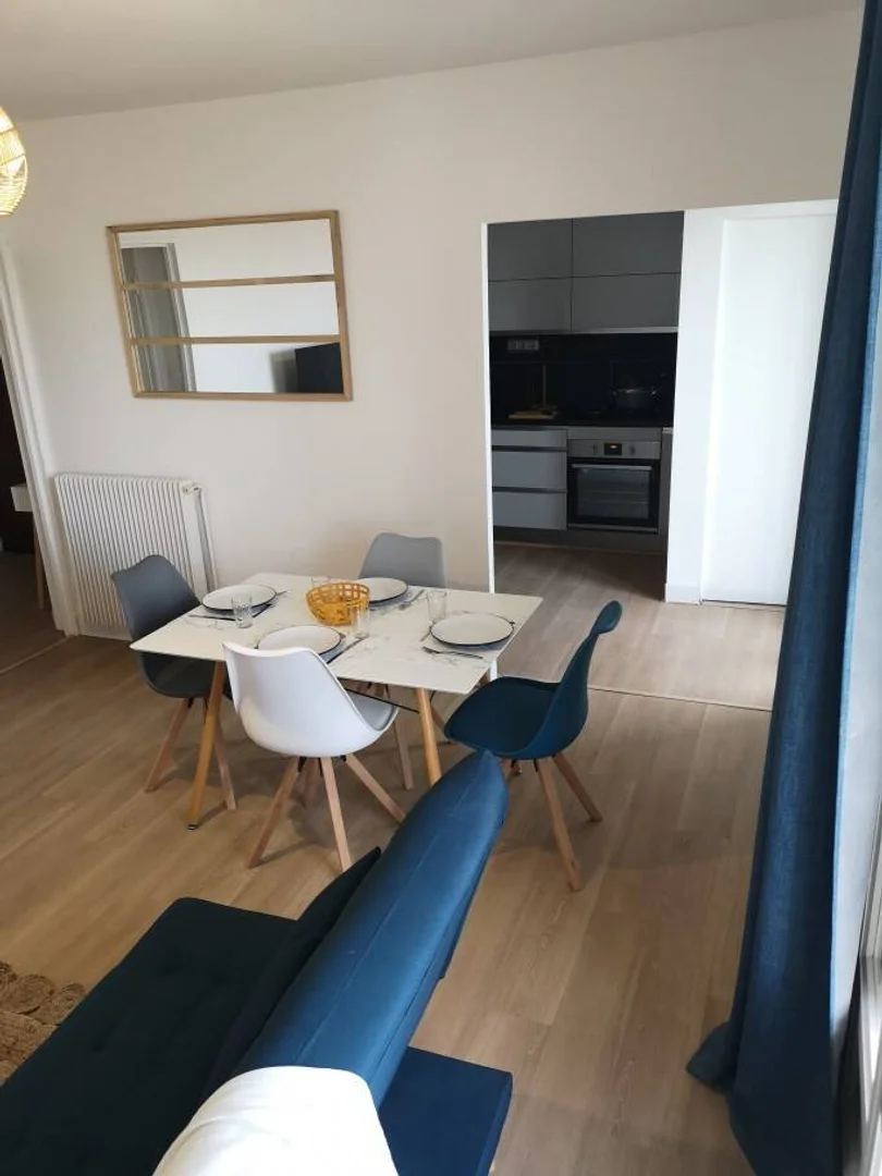Quarto amigo do estudante em  com comodidades modernas