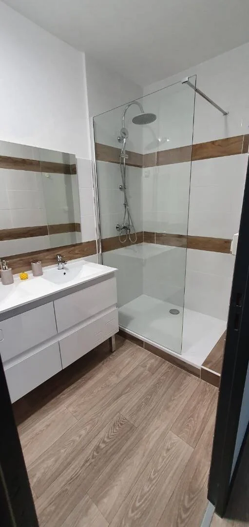 Quarto de estudante económico com localização conveniente em 