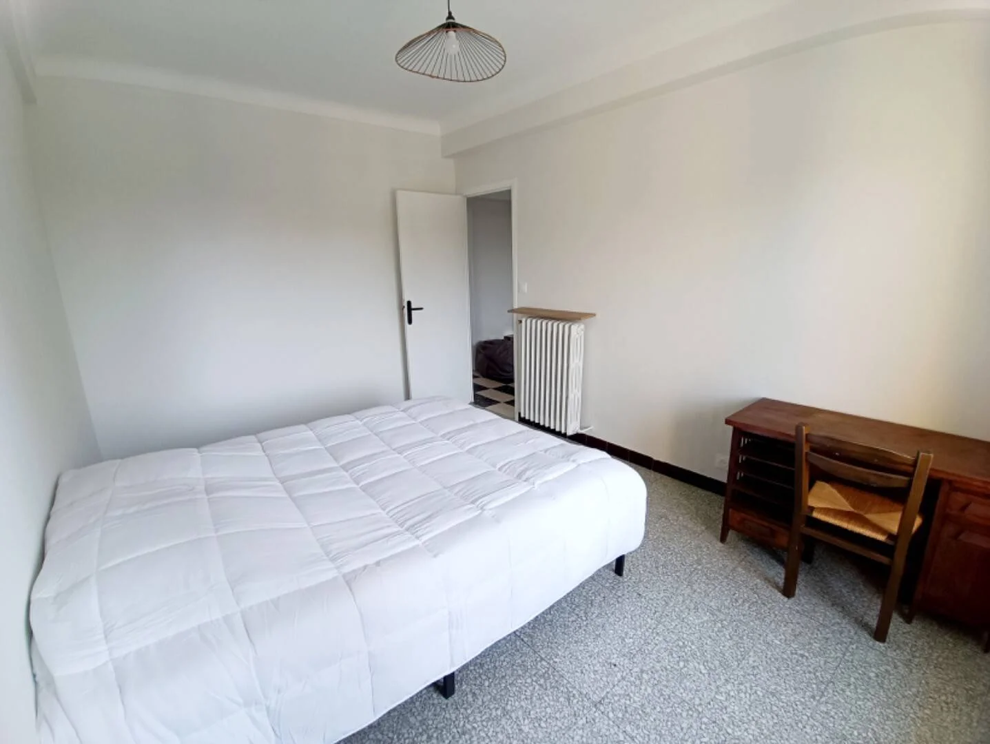 Economical student room with convenient location in 