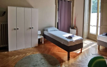 Alquiler de habitación en piso compartido en {area}