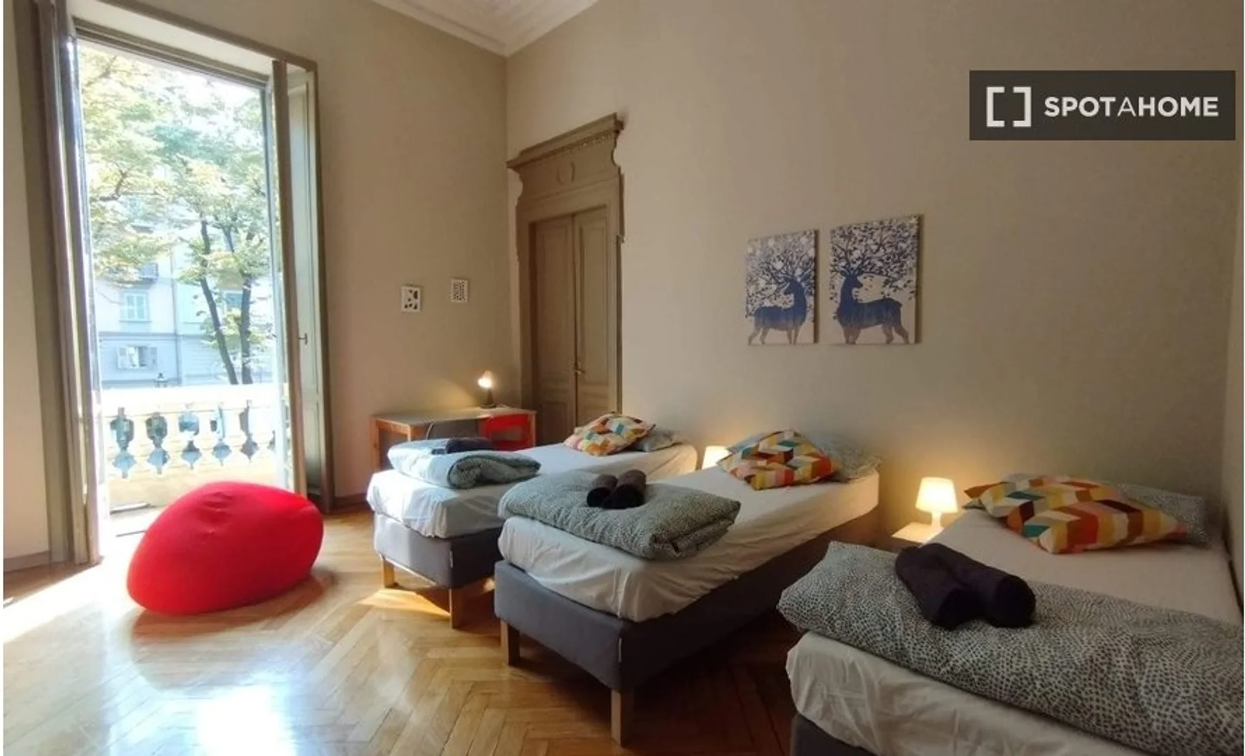 Habitación para estudiantes en  con modernas comodidades