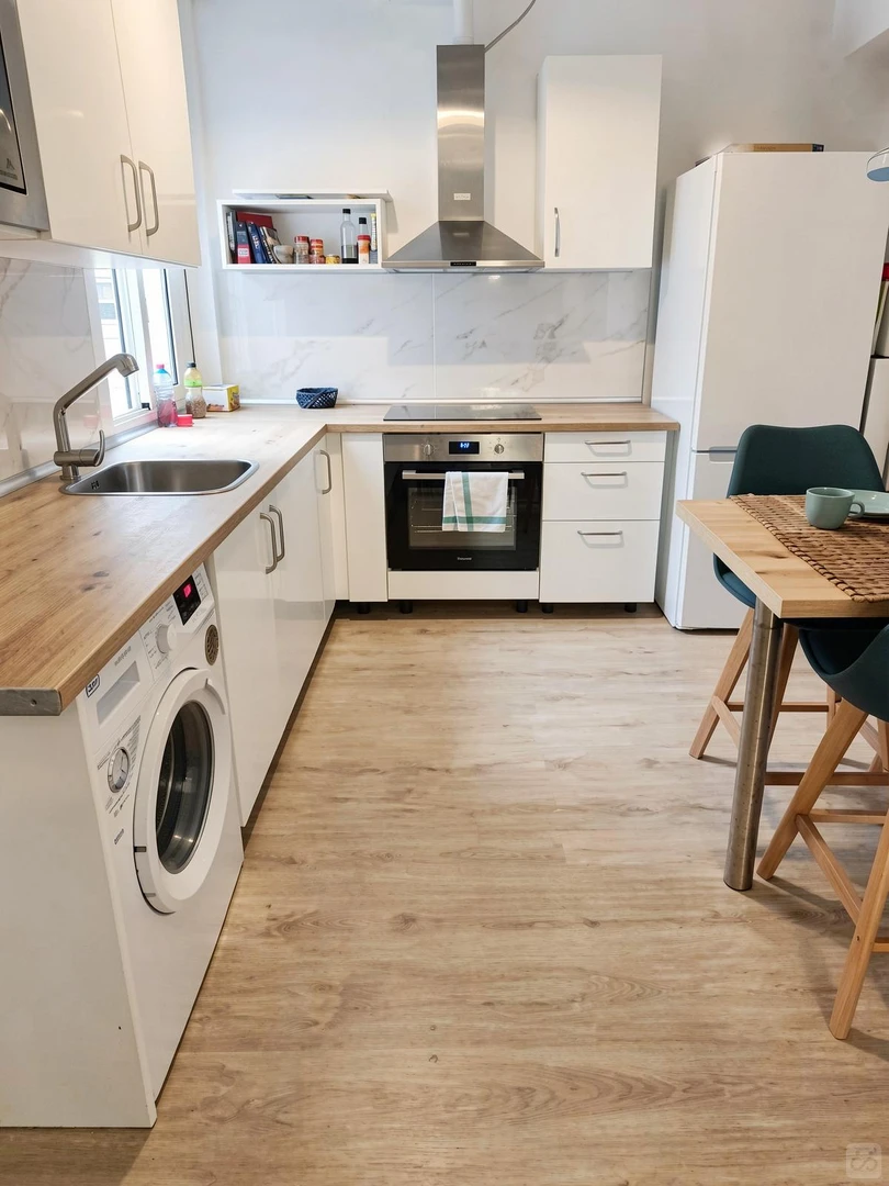 Habitación asequible para estudiantes con buena iluminación en 