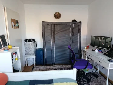 Quarto privado em Otto-Suhr-Allee, Charlottenburg, imagem 9 de 10