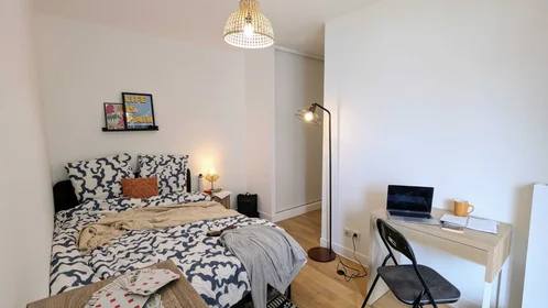 Privatzimmer im Wohnheim in der 109 Rue Martre, bild 1 von 4