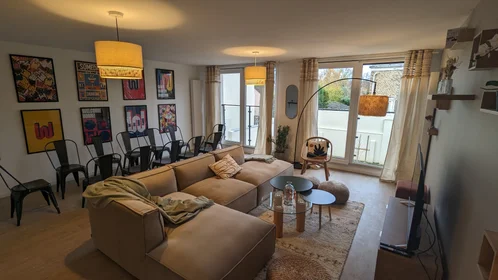 Quarto privado em residência em 54 Avenue de la Croix Blanche, imagem 13 de 16