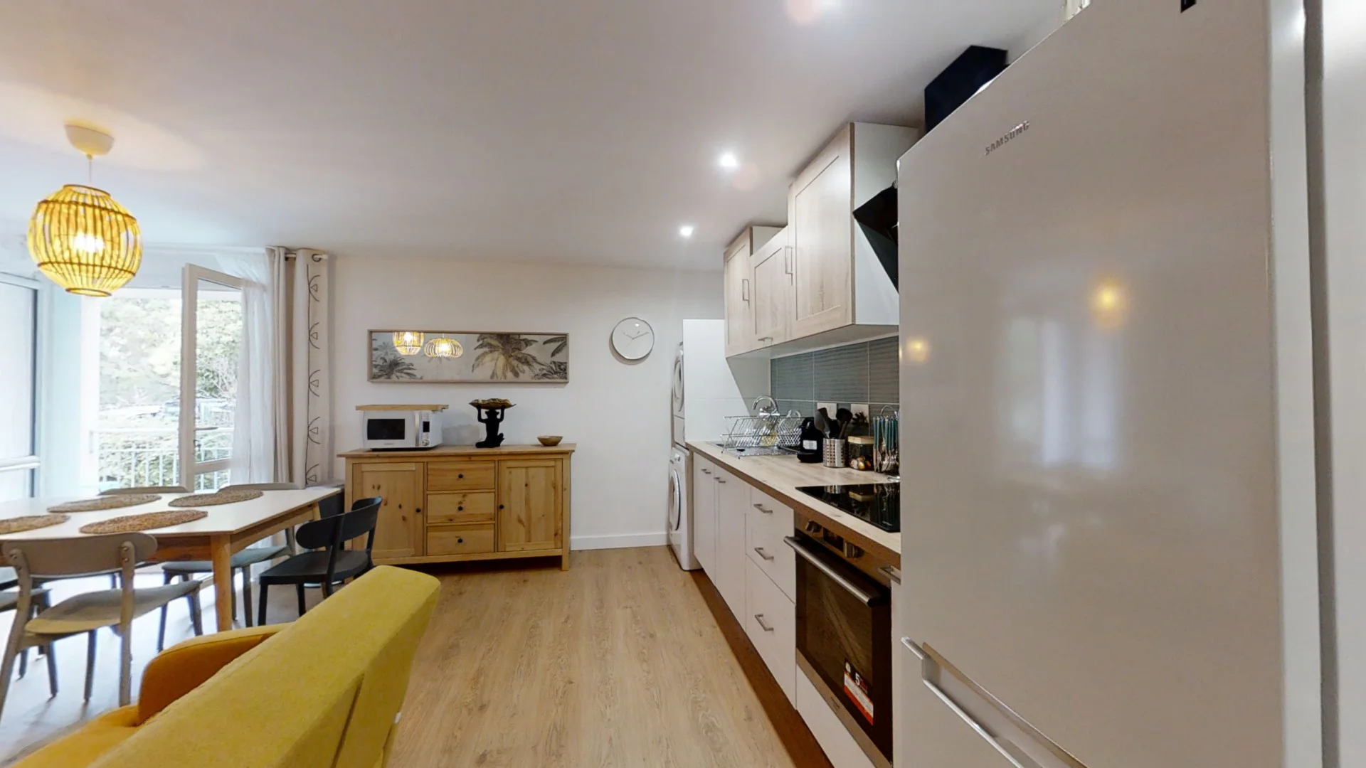 Comfortable and spacious student room in