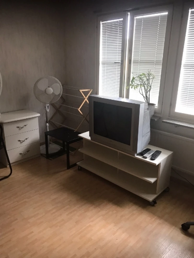 Quarto amigo do estudante em  com comodidades modernas