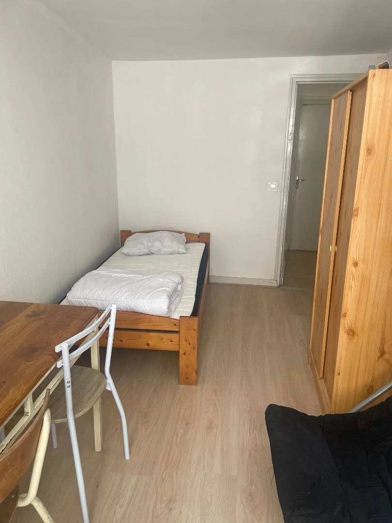 Budget-friendly student room close to campus in 