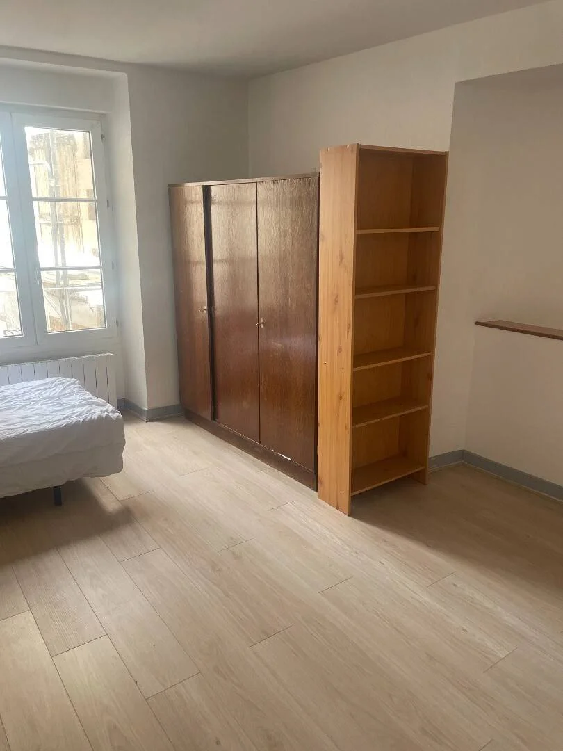 Room for rent in student apartment in , fully furnished