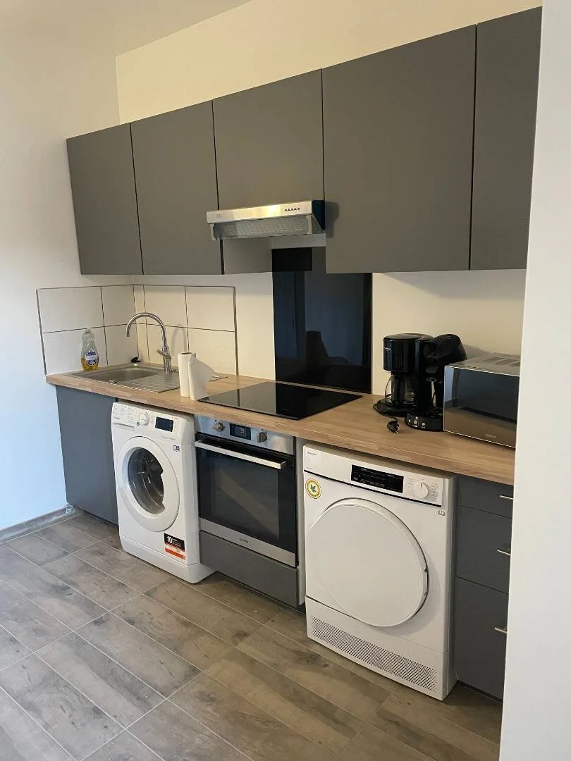 Economical student room with convenient location in 